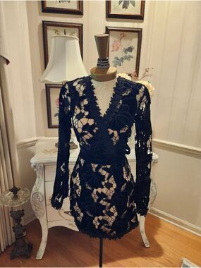 Venus Illusion Velvet Lace Mini Dress Long Bell Sleeves Boho Chic Black M